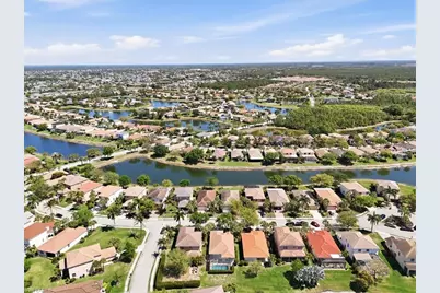 2561 Deerfield Lake Ct, Cape Coral, FL 33909 - Photo 42