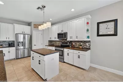 12917 Village Gate Ct, Fort Myers, FL 33913 - Photo 8