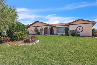 6070 Anchorline Ct, North Fort Myers, FL 33917 - Photo 2