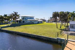 1820 Marina Cir, North Fort Myers, FL 33903 - Photo 8