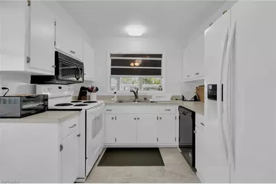 10438 Lakeport Ct, Lehigh Acres, FL 33936 - Photo 12