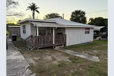 815 Riverside Dr, Moore Haven, FL 33471 - Photo 2