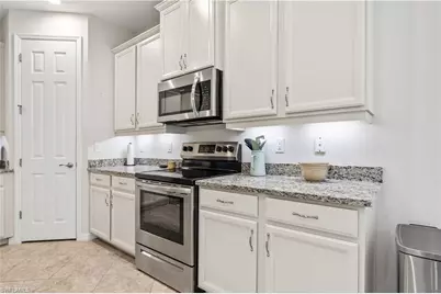 2935 Sunset Pointe Cir, Cape Coral, FL 33914 - Photo 8