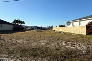 4510 Jacaranda Pkwy W, Cape Coral, FL 33993 - Photo 4