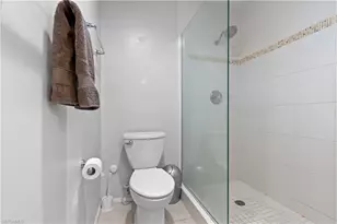 5665 Trailwinds Dr, Fort Myers, FL 33907 - Photo 16