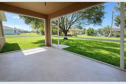 2010 NE 13th Pl, Cape Coral, FL 33909 - Photo 24