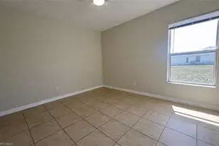 2010 NE 13th Pl, Cape Coral, FL 33909 - Photo 16