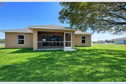2010 NE 13th Pl, Cape Coral, FL 33909 - Photo 26