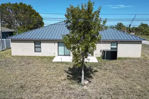 1054 SE 10th St, Cape Coral, FL 33990 - Photo 18