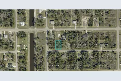 713 Alamo St E, Lehigh Acres, FL 33974 - Photo 2