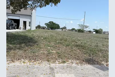 1115 NE 7th St, Cape Coral, FL 33909 - Photo 1