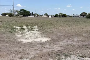 1115 NE 7th St, Cape Coral, FL 33909 - Photo 4