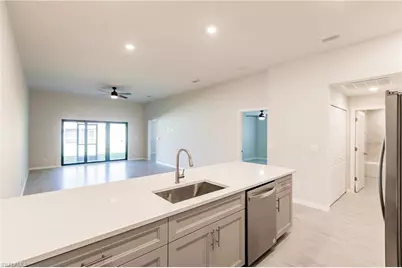 925 SE 14th St, Cape Coral, FL 33990 - Photo 12