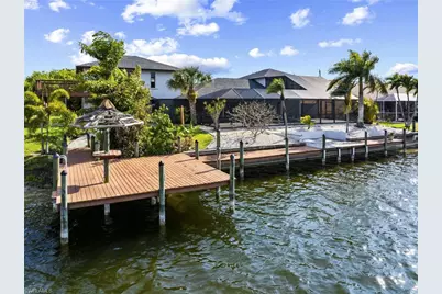 313 SE 6th St, Cape Coral, FL 33990 - Photo 2