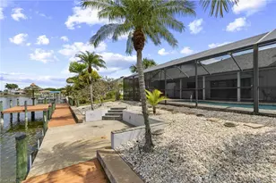 313 SE 6th St, Cape Coral, FL 33990 - Photo 34