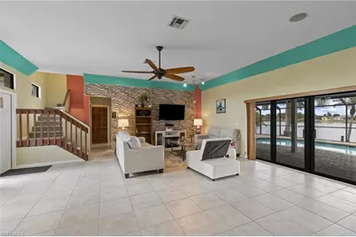 313 SE 6th St, Cape Coral, FL 33990 - Photo 6
