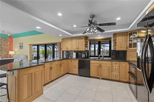 313 SE 6th St, Cape Coral, FL 33990 - Photo 8