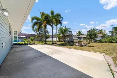 2335 50th Ter SW, Naples, FL 34116 - Photo 16