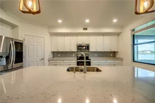 12048 Hawthorn Lake Dr, Fort Myers, FL 33913 - Photo 8