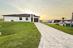 1253 Columbus Blvd, Fort Myers, FL 33913 - Photo 1