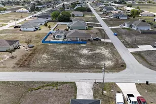 300 NW 21st St, Cape Coral, FL 33993 - Photo 4