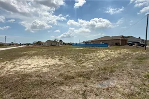 300 NW 21st St, Cape Coral, FL 33993 - Photo 6