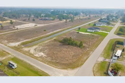 831 Colyer St E, Lehigh Acres, FL 33974 - Photo 2