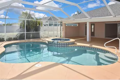 601 SE 15th Ter, Cape Coral, FL 33990 - Photo 10
