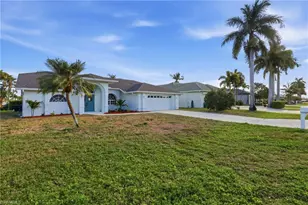 627 SW 56th St, Cape Coral, FL 33914 - Photo 4