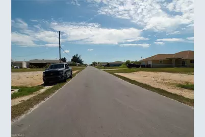 1910 NE 8th Pl, Cape Coral, FL 33909 - Photo 14