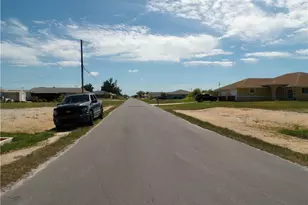 1910 NE 8th Pl, Cape Coral, FL 33909 - Photo 14