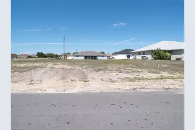 821 NE 15th Ln, Cape Coral, FL 33909 - Photo 14