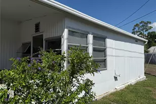 120 Lantern Pl, North Fort Myers, FL 33917 - Photo 8