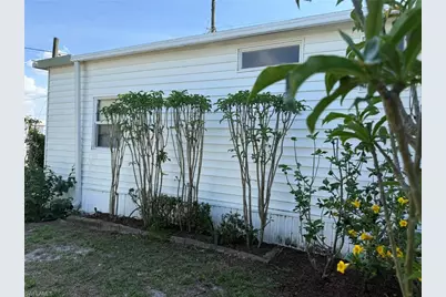 120 Lantern Pl, North Fort Myers, FL 33917 - Photo 10