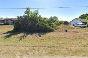 3305 23rd St SW, Lehigh Acres, FL 33976 - Photo 4