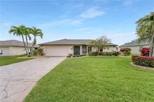 1022 SE 17th Ave, Cape Coral, FL 33990 - Photo 2