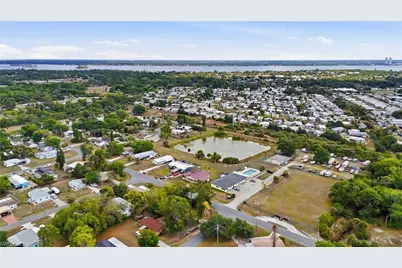 2405 Zoysia Ln, North Fort Myers, FL 33917 - Photo 42