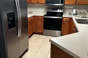 1427 NE 8th Pl, Cape Coral, FL 33909 - Photo 2