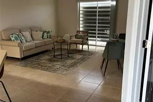 1427 NE 8th Pl, Cape Coral, FL 33909 - Photo 4