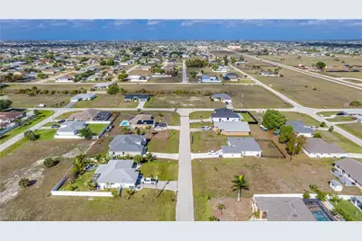 2113 NE 15th Ter, Cape Coral, FL 33909 - Photo 16