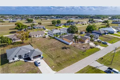 2113 NE 15th Ter, Cape Coral, FL 33909 - Photo 8