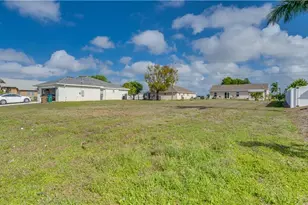 2113 NE 15th Terrace, Cape Coral, FL 33909 - Photo 4