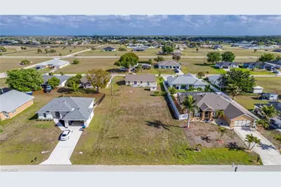 2113 NE 15th Ter, Cape Coral, FL 33909 - Photo 10