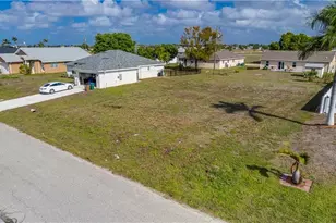 2113 NE 15th Terrace, Cape Coral, FL 33909 - Photo 2