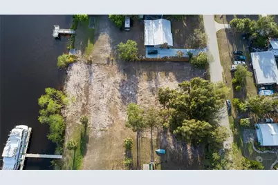 1035 W Anchor Ln, Moore Haven, FL 33471 - Photo 12