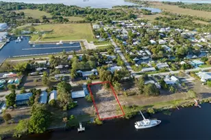 1035 W Anchor Ln, Moore Haven, FL 33471 - Photo 1