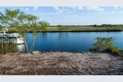 1035 W Anchor Ln, Moore Haven, FL 33471 - Photo 6