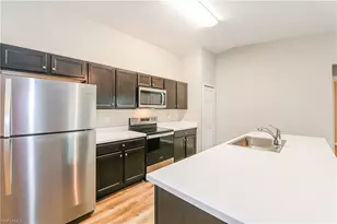 719 SW 13th Terrace, Cape Coral, FL 33991 - Photo 4