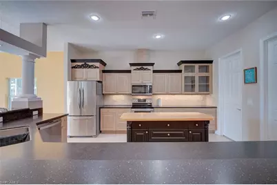 638 Parkdale Blvd, Lehigh Acres, FL 33974 - Photo 10