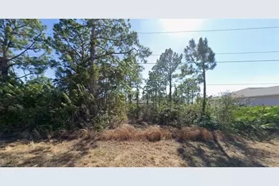 1601 W 11th St, Lehigh Acres, FL 33972 - Photo 2